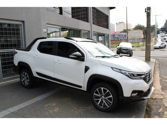 FIAT STRADA 1.3 FIREFLY FLEX VOLCANO CD CVT FIAT STRADA 1.3 FIREFLY FLEX VOLCANO CD CVT